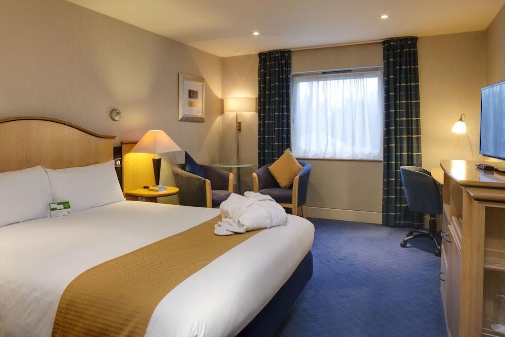 Holiday Inn London-Shepperton By Ihg Exterior photo