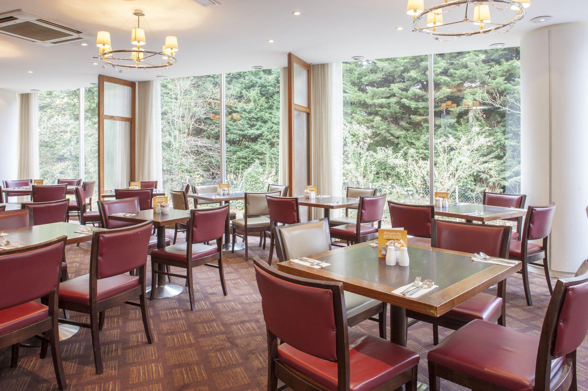 Holiday Inn London-Shepperton By Ihg Exterior photo