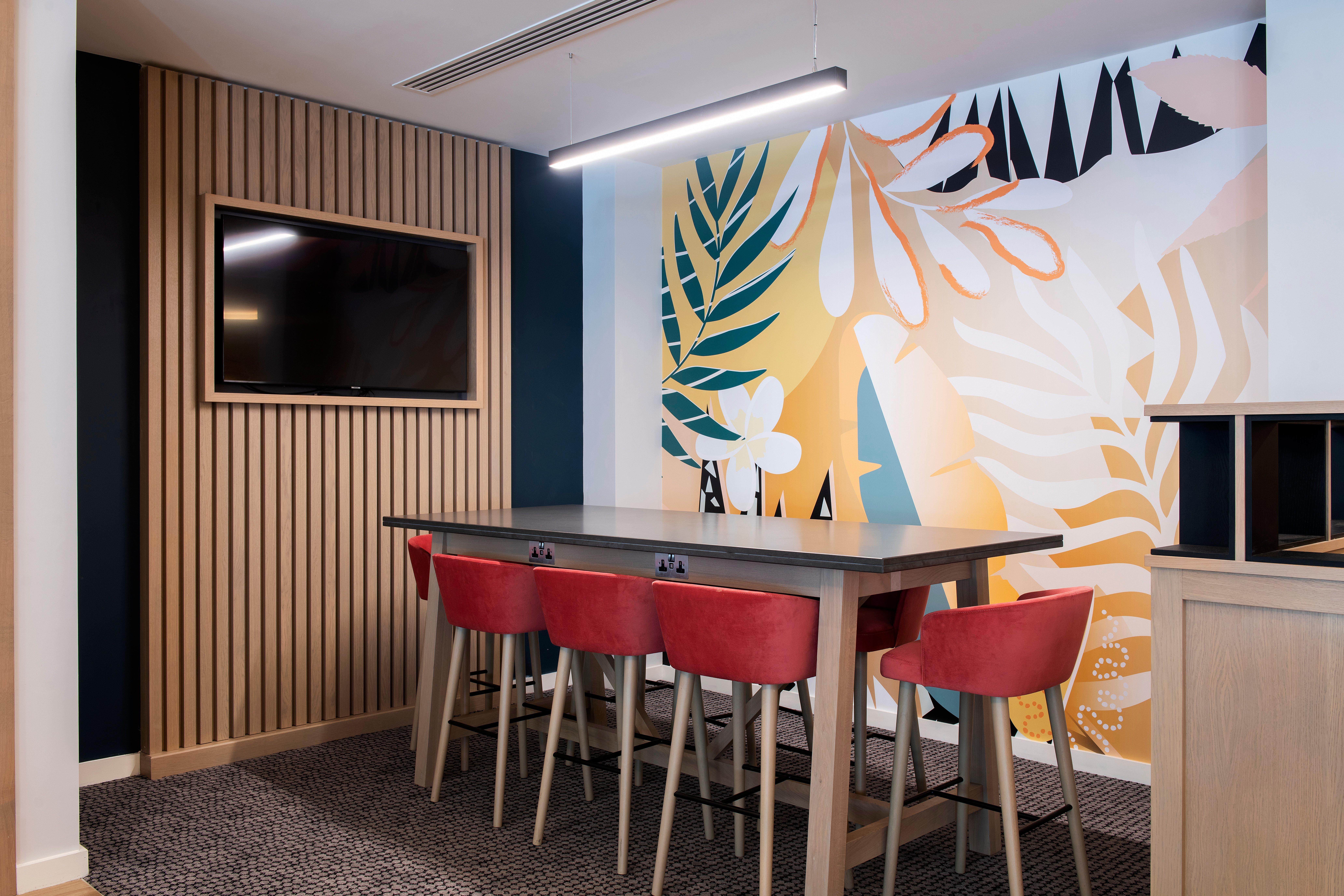 Holiday Inn London-Shepperton By Ihg Exterior photo